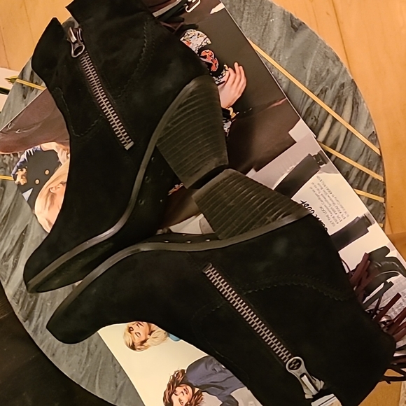 SAM ELDELMAN BLACK SUEDE FRINGE ACCENT LOUIE ANKLE BOOTIES sz 8 - Picture 4 of 6